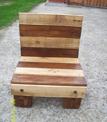 DIY Pallet Chair