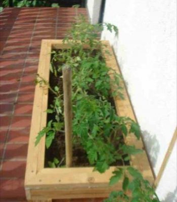 DIY Pallet Planter Box