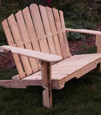 DIY Pallet Bench