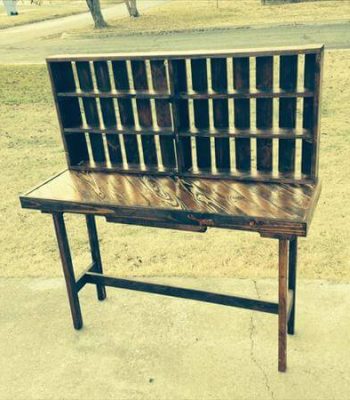 reclaimed pallet table with shelf