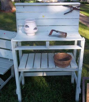 shabby chic pallet potting bench