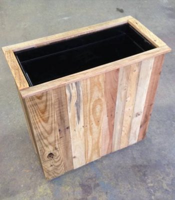 reclaimed pallet planter box