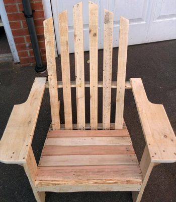 reclaimed pallet Adirondack chair