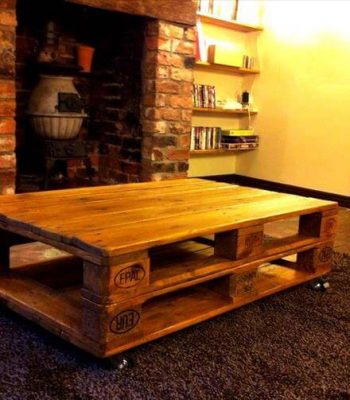 recycled pallet coffee table with wheels