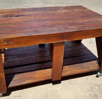 repurposed pallet coffee table with wheels