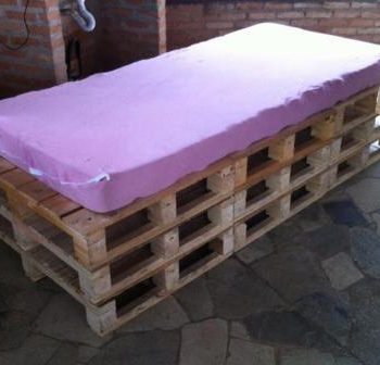 pallet wood couch or daybed