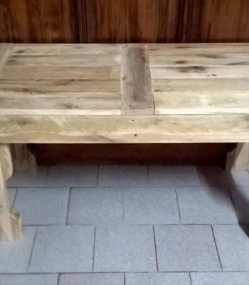 Recycled pallet rustic coffee table